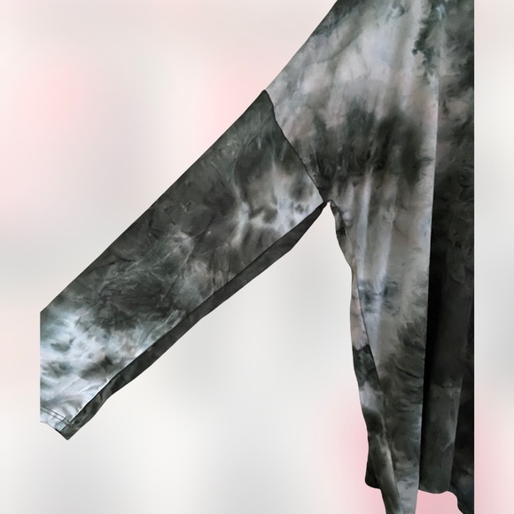 Tye Dye EC brand gently used blouse, size 2XL - Picture 3 of 7